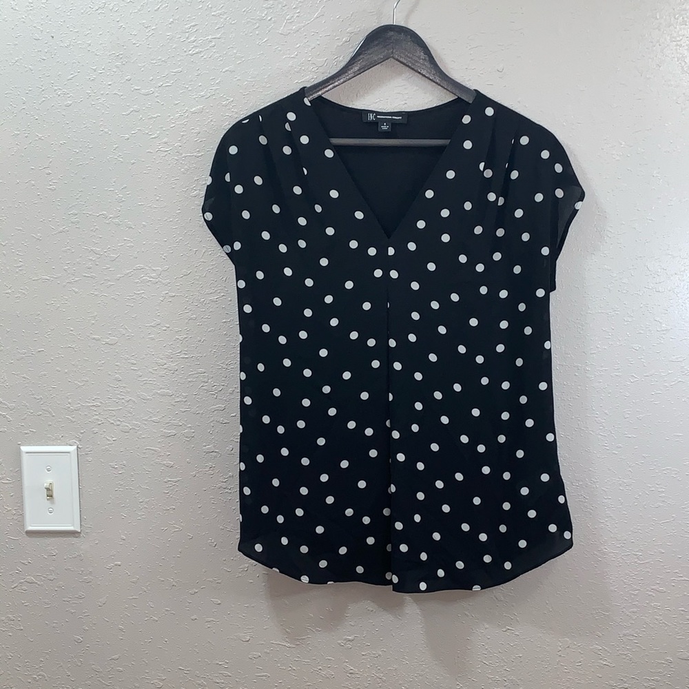 INC black and white polka dot cap sleeve top sz s